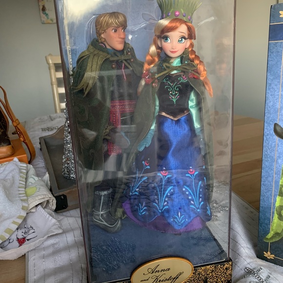 Anna and Kristoff Disney Designer Collection Dolls - Picture 8 of 9